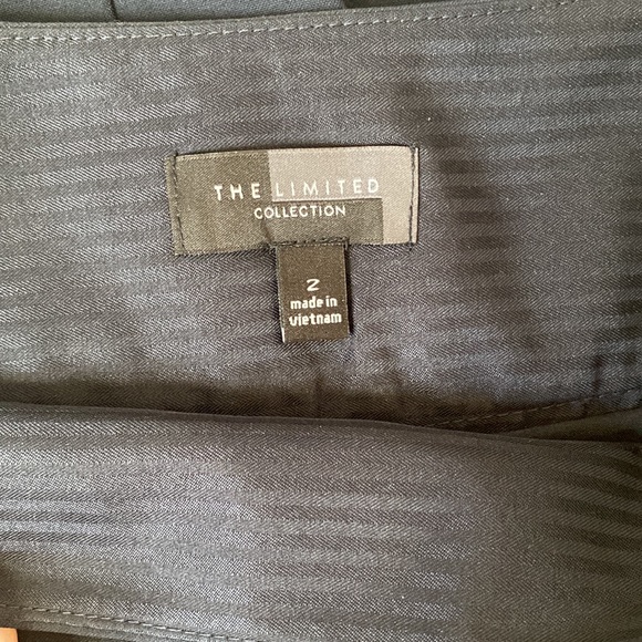 The LIMITED Navy Skirt (no jacket) - Picture 3 of 3